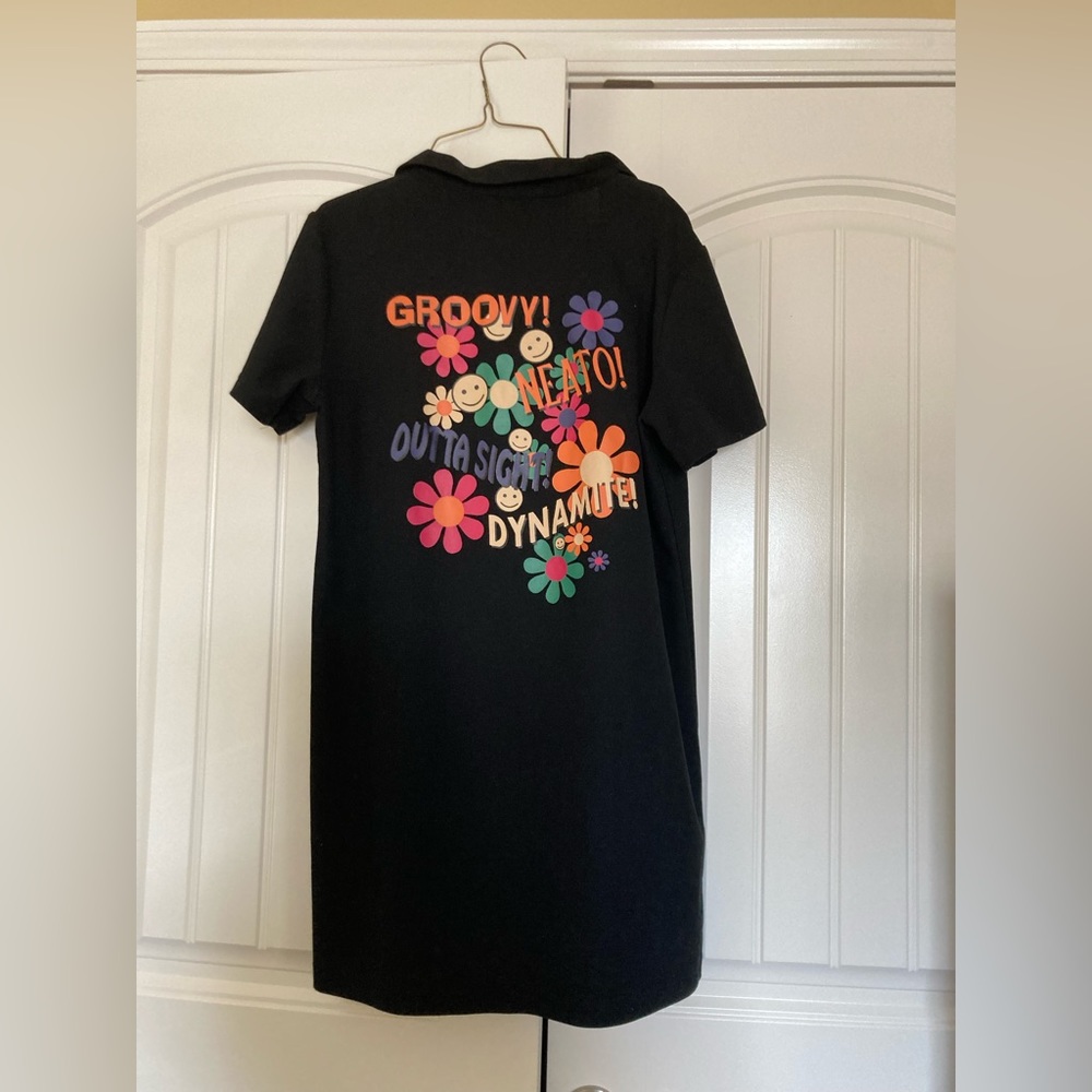 Black flowers T-shirt